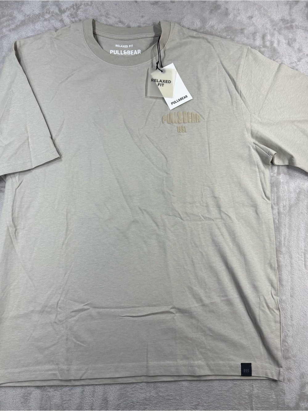 Pull&Bear Men's Relaxed Fit T‑Shirt in Light Beige